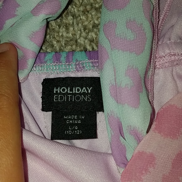 A dress - Picture 3 of 3